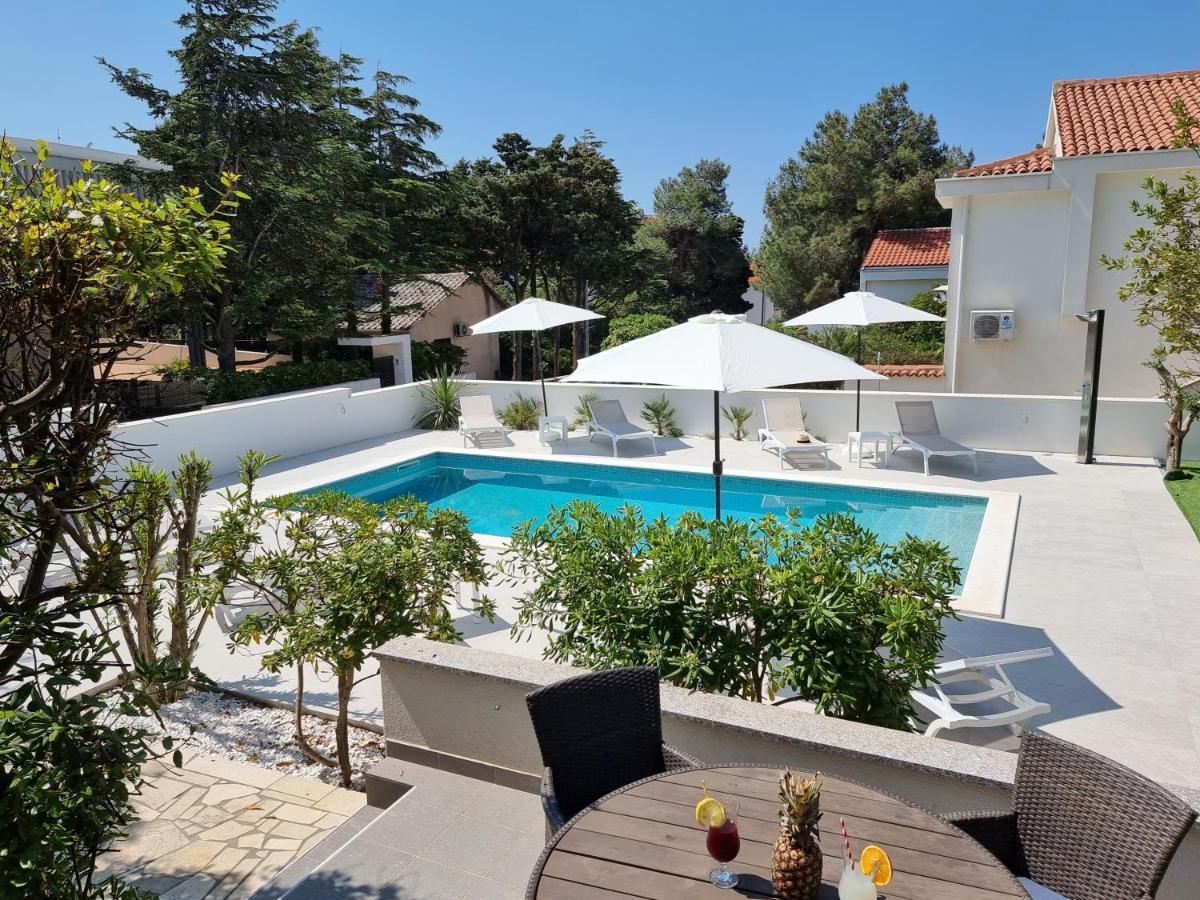Villa Flamingo Deluxe Novalja Exterior photo