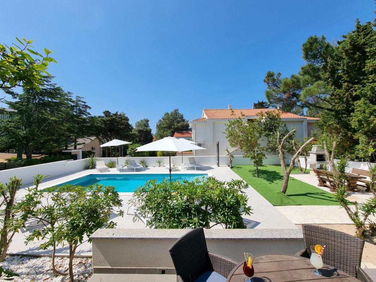 Villa Flamingo Deluxe Novalja Exterior photo
