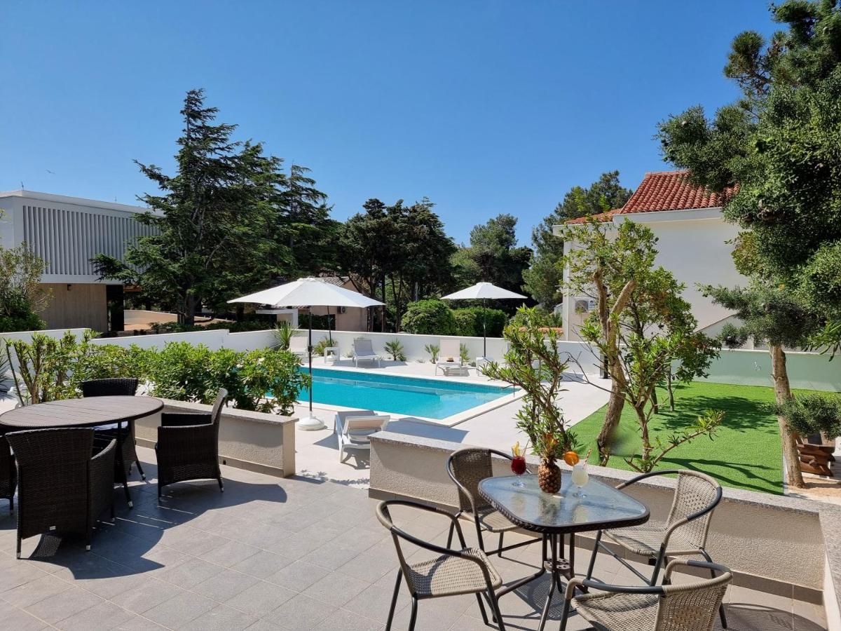 Villa Flamingo Deluxe Novalja Exterior photo