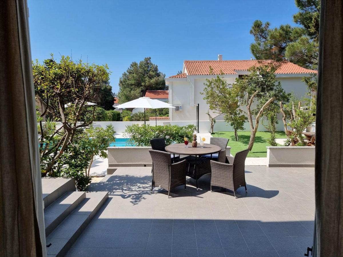 Villa Flamingo Deluxe Novalja Exterior photo
