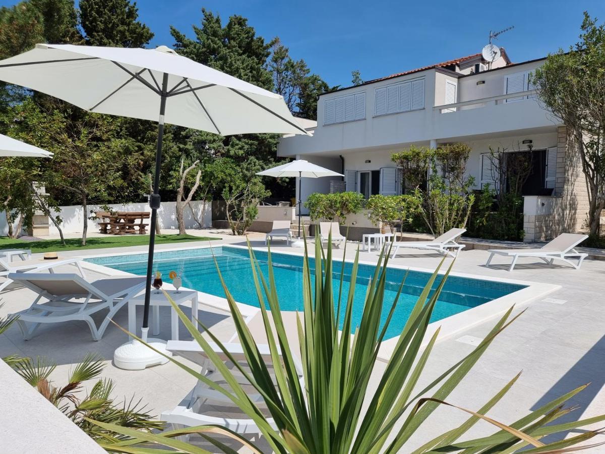 Villa Flamingo Deluxe Novalja Exterior photo